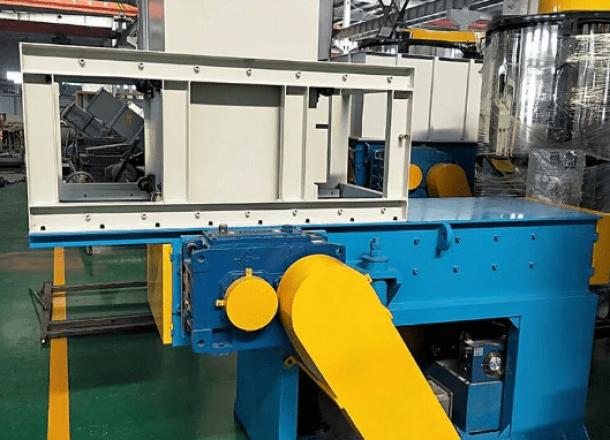 Измельчитель древесных отходов Cronver SH 800