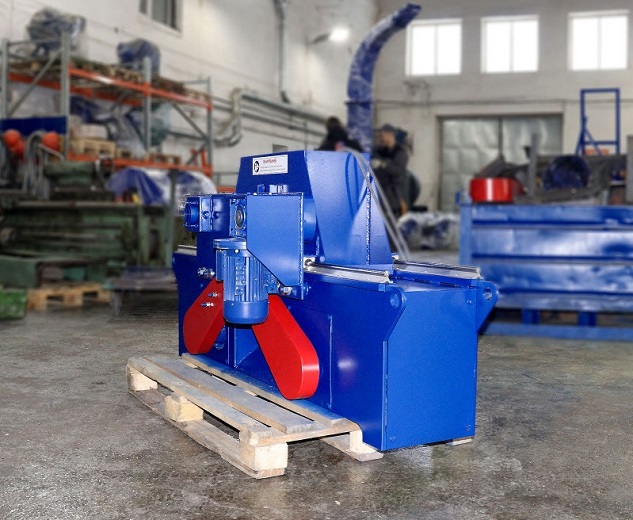Измельчитель древесных отходов Cronver ST 250