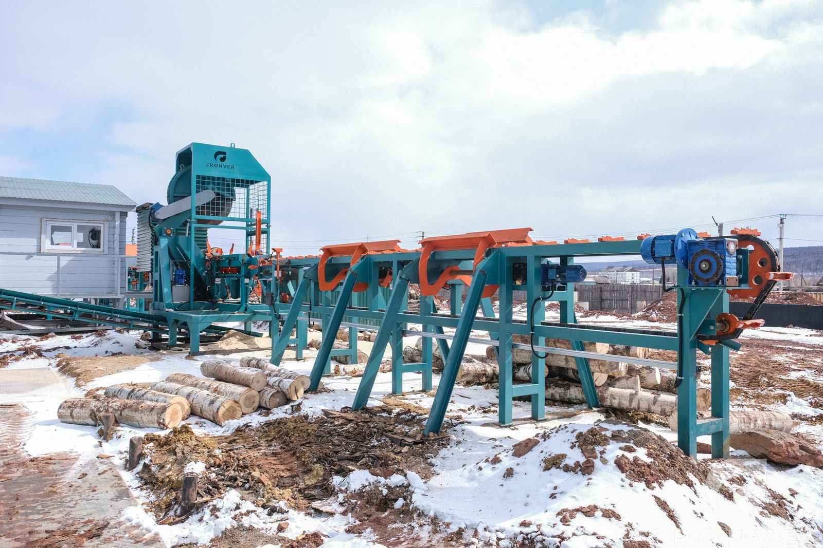 Линия Раскряжевки бревна с. Дундай Иркутская область